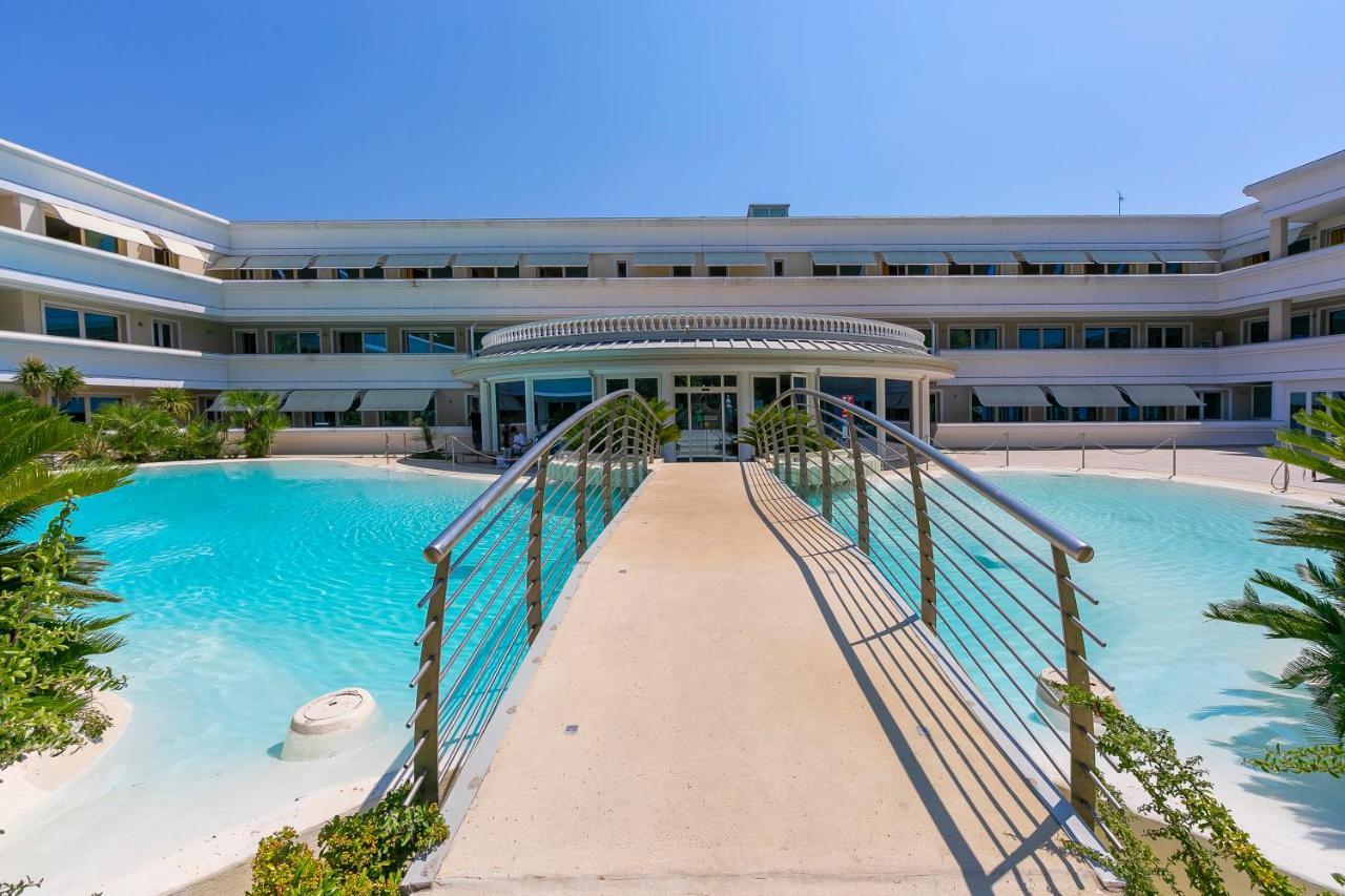 Rivoltella Apt With Pool 600M From Lake - Happy Rentals デセンツァーノ・デル・ガルダ エクステリア 写真